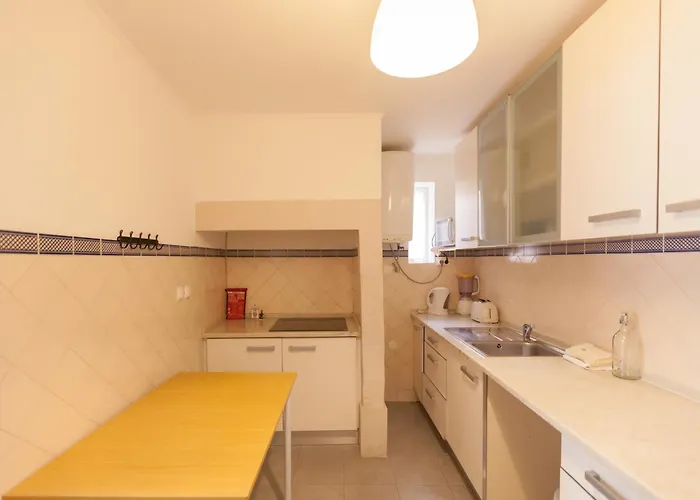 Flh - Flat In Bairro Alto شقة *